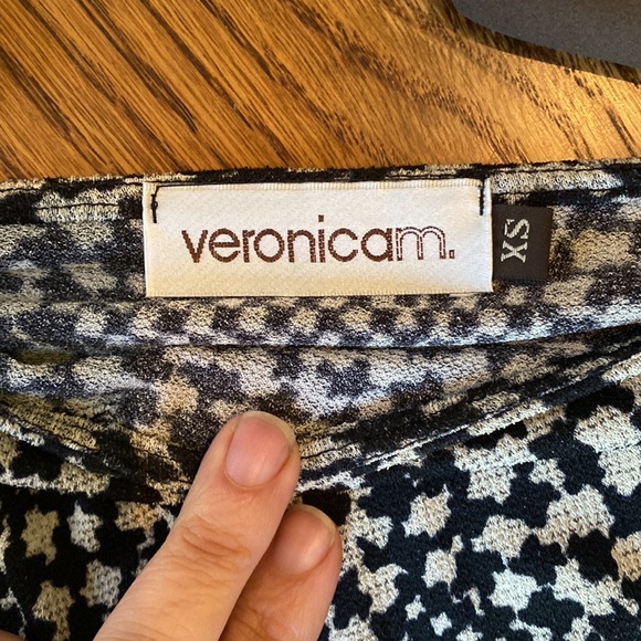 Adorable stretchy mini - Picture 2 of 3